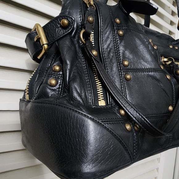 LOUIS VUITTON Limited Edition Black Lambskin Leather Riveting Bag - Picture 10 of 16